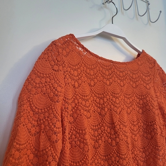 Club Monaco Short Sleeve Lace Pattern Zipper Top - Picture 8 of 11
